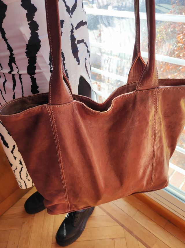 Bolso de mano de cuero árabe