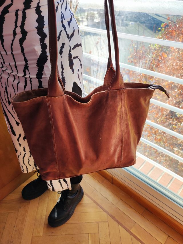 Bolso de mano de cuero árabe