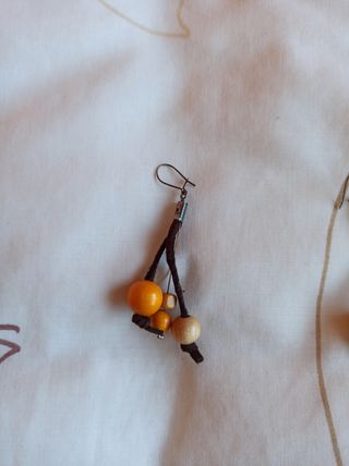 Dos pares de pendientes