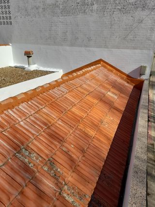 REPARACIONES, LIMPIEZA Y RECORRIDOS DE TEJADOS.