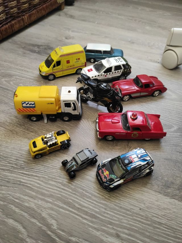 coches de coleccion o juguete