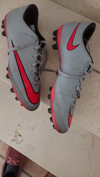Botas de fútbol .