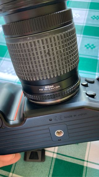 Cámara réflex analógica Nikon F70