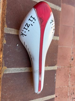 Sillín Fizik bici de carretera