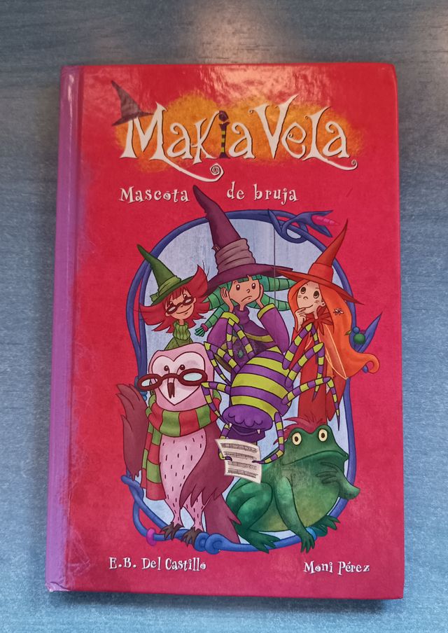Makia Vela. Mascota de bruja