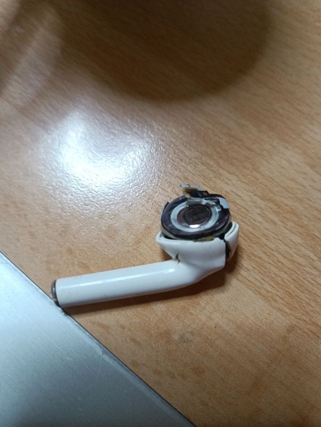 airpods pisado para piezas de meses