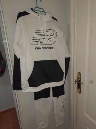 chándal new balance