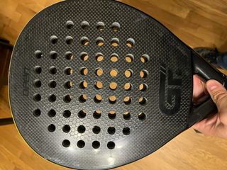 Pala de padel marca GF