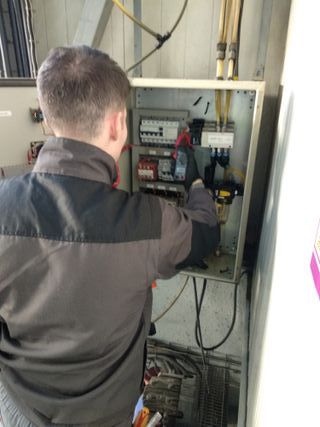 ELECTRICISTA BARATO MADRID- 24H