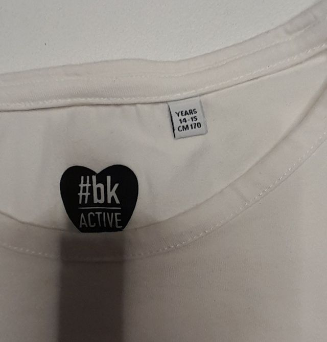 Maglietta bianca a maniche lunghe