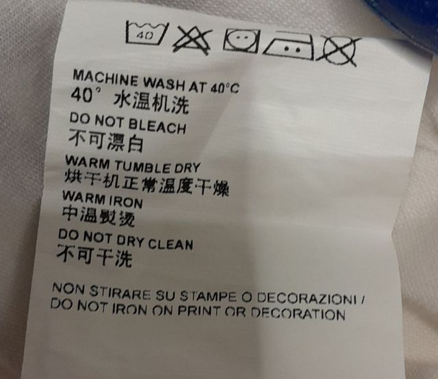 Maglietta bianca a maniche lunghe