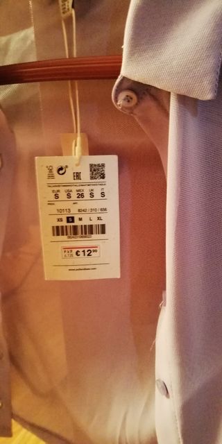 Camiseta tul lila con botones