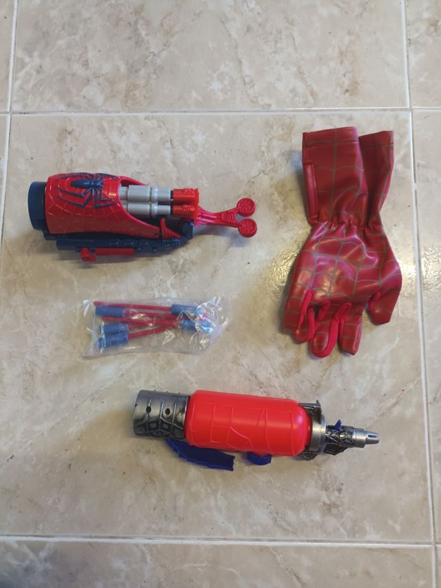 Spirdeman muñeco más cervantina de mano dira dardo