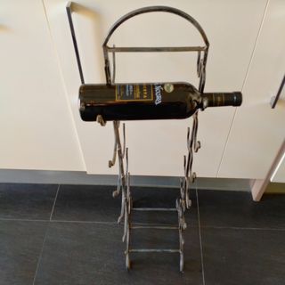 Botellero de forja