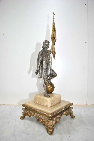 Antigua figura de Cristobal Colón
