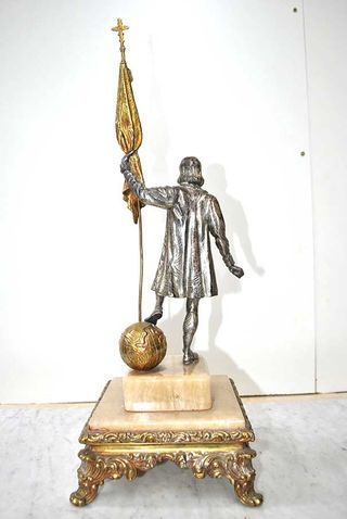 Antigua figura de Cristobal Colón