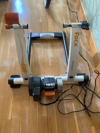 Rodillo ciclismo Tacx con lector de watios