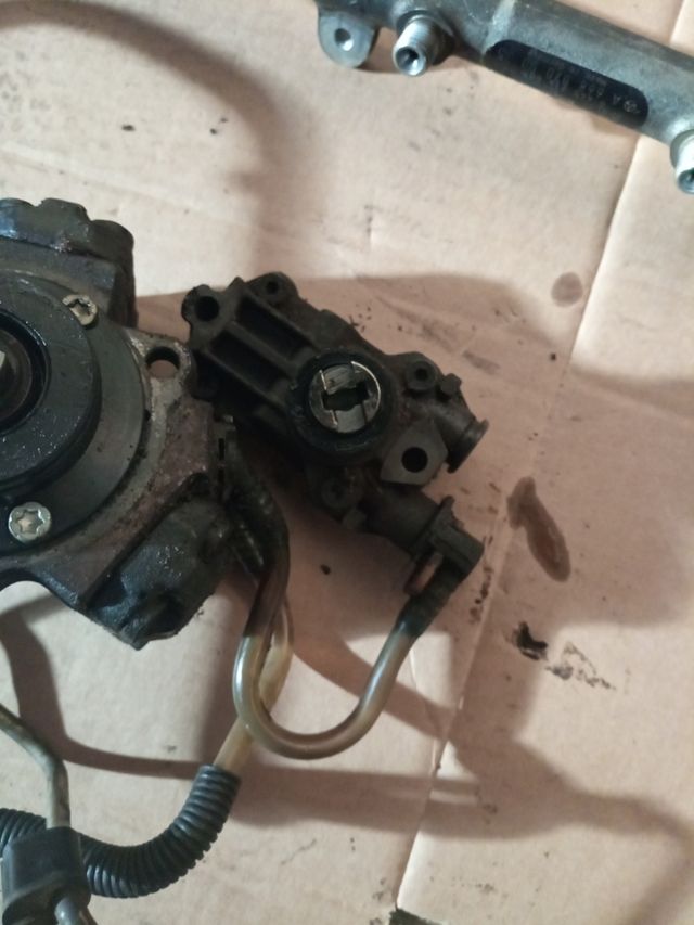 Bomba y Rampa inyección Mercedes