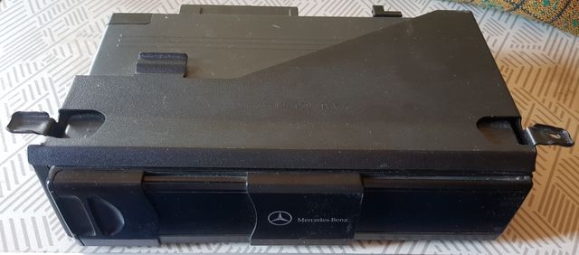CARGADOR CDs MERCEDES 