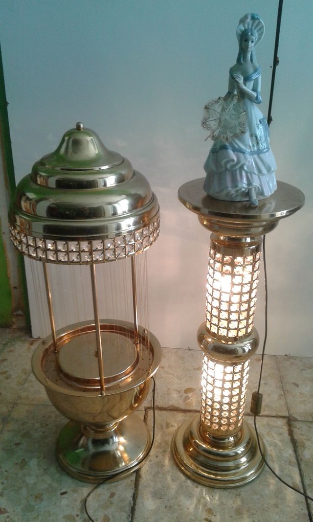 Lámpara de aceite y figura