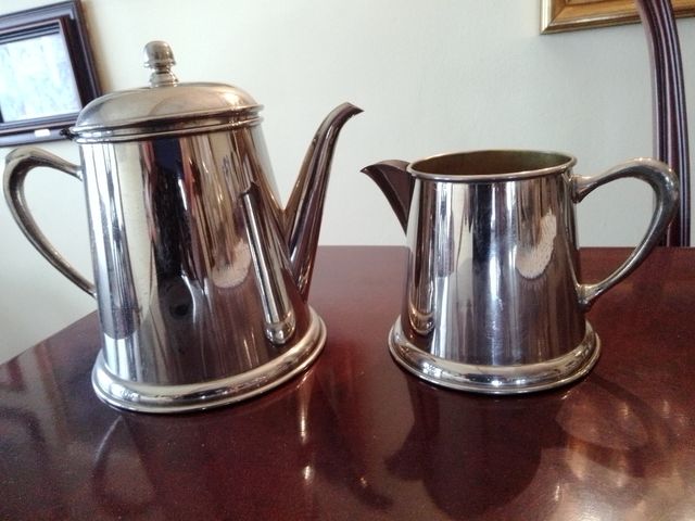 Cafetera y lechera plata