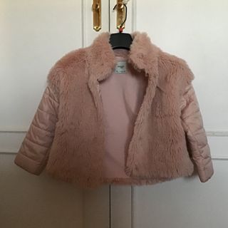 Cazadora niña de pelo rosa
