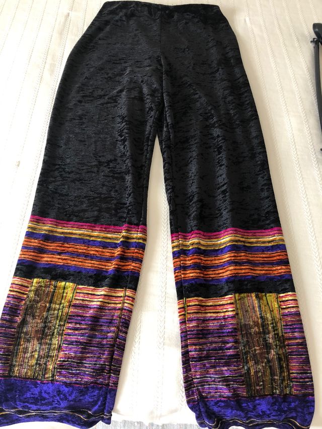 Pantalón terciopelo con estampado en las patas