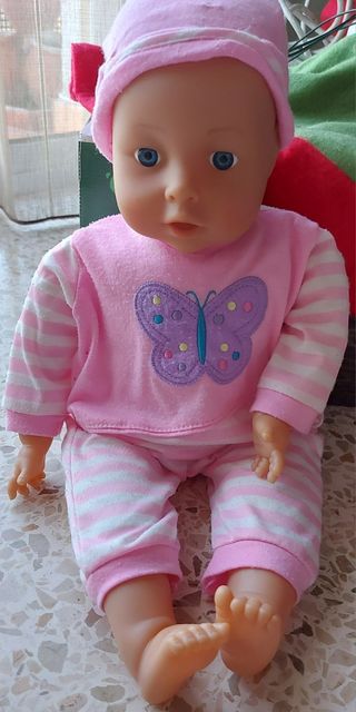 Muñeco Bebé con cuerpo de trapo.