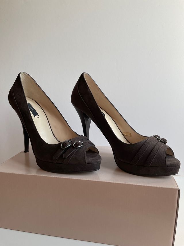 Zapatos de piel de Zara talla 38