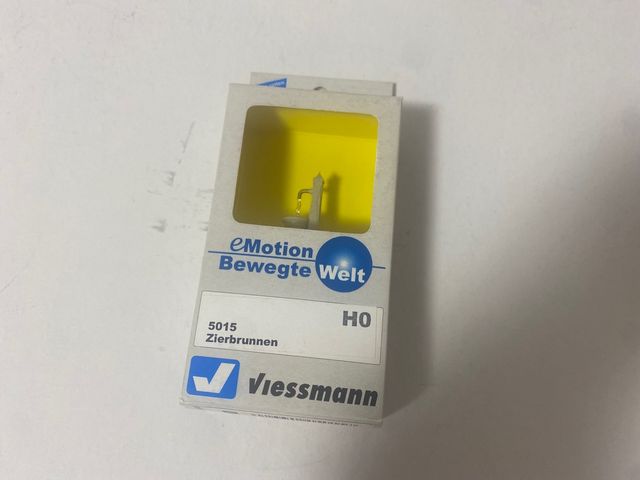 Fontana Viessmann modello H0 con motore