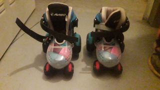 Patines marca Avigo, para niñas de 3 a 5 años.