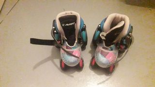 Patines marca Avigo, para niñas de 3 a 5 años.