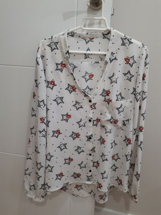 Blusa blanca T. 42 con estrellas y besos