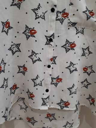 Blusa blanca T. 42 con estrellas y besos