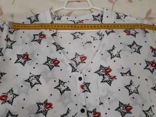 Blusa blanca T. 42 con estrellas y besos