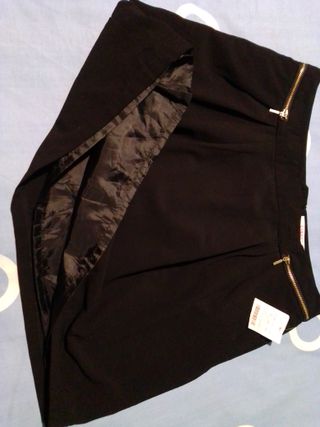 FALDA SIN ESTRENAR. CON ETIQUETA