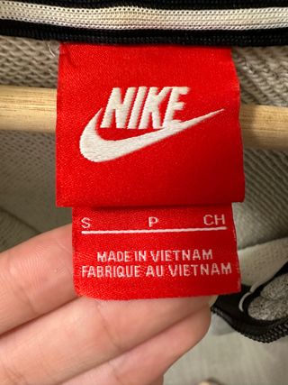 Chaqueta gris Nike mujer