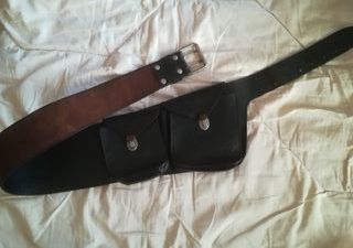 RIÑONERA DE CUERO Auténtico