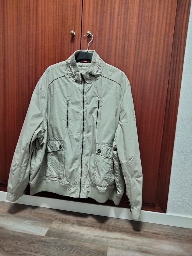 cazadora sport beige