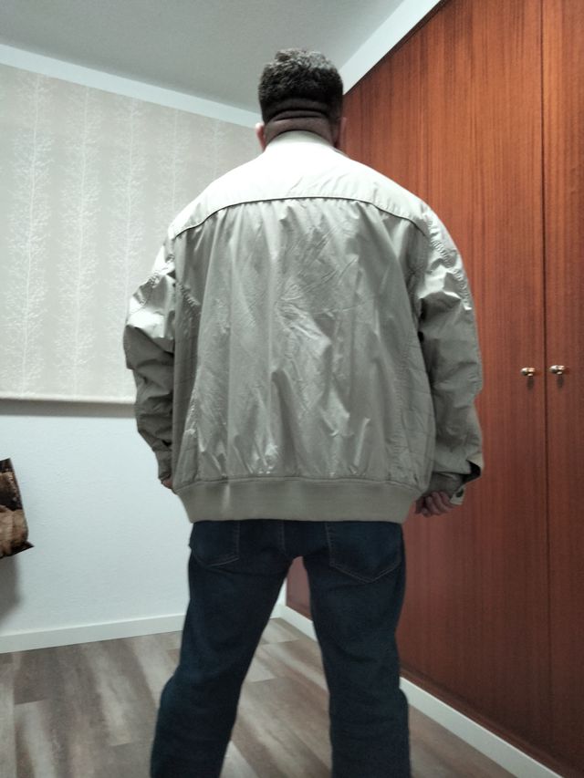 cazadora sport beige