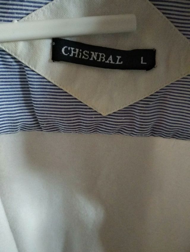 camisa blanca de hombre