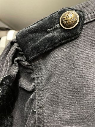 Cazadora tejana Desigual negra y gris