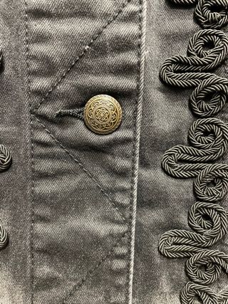 Cazadora tejana Desigual negra y gris