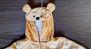 Buzo mostaza de winnie de pooh