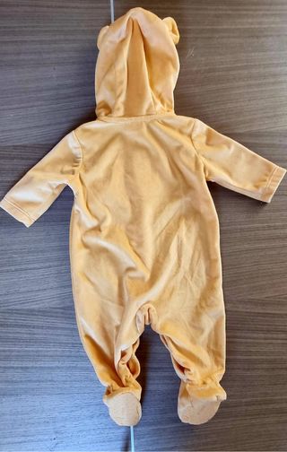 Buzo mostaza de winnie de pooh