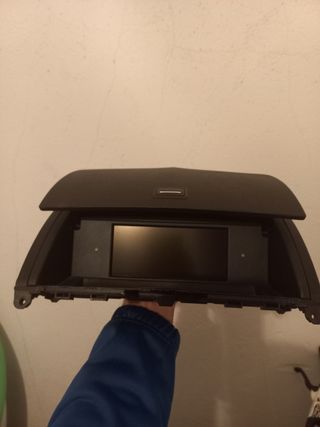 Como nueva pantalla mercedes w204