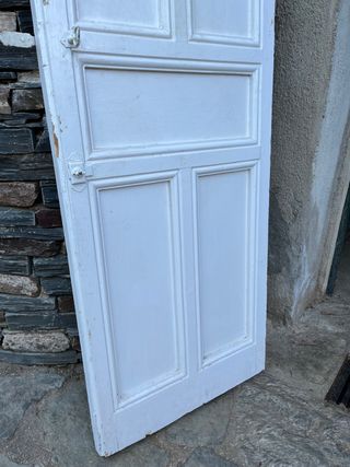 PUERTA ANTIGUA DE MADERA