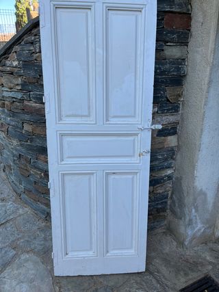 PUERTA ANTIGUA DE MADERA