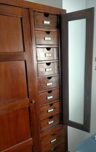 Armario colonial Banak