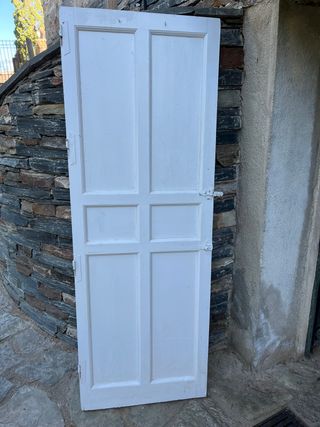 PUERTA ANTIGUA DE MADERA